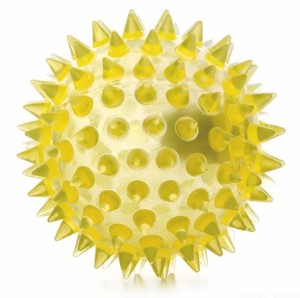 Piłka migocząca z kolcami LED żółta 5,5 cm.